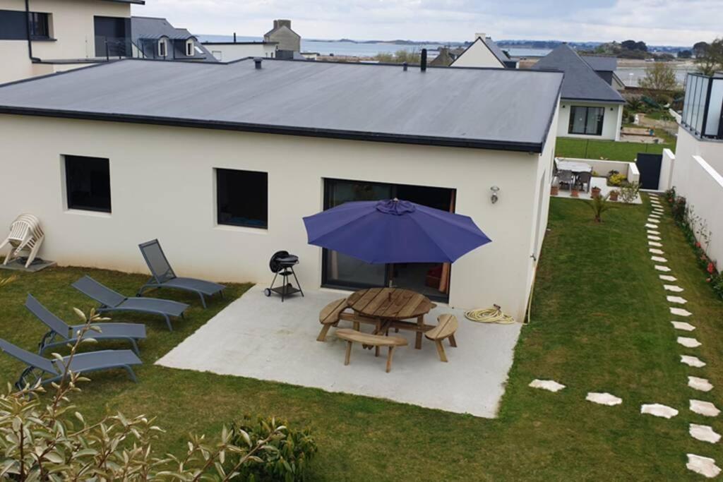 Les Embruns Jardin Hébergement de vacances *
